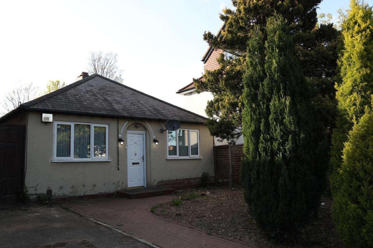 Cosy 3-Bed Bungalow Nec Airport Close To Amenities Birmingham Ngoại thất bức ảnh