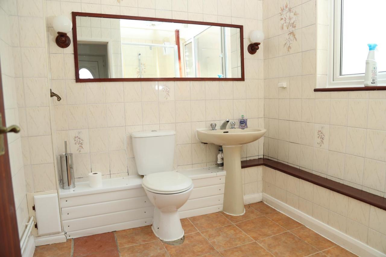 Cosy 3-Bed Bungalow Nec Airport Close To Amenities Birmingham Ngoại thất bức ảnh